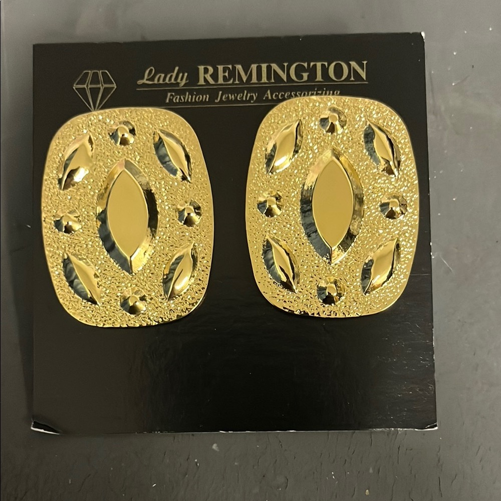 New Vintage Lady Remington Gold Plated Earrings